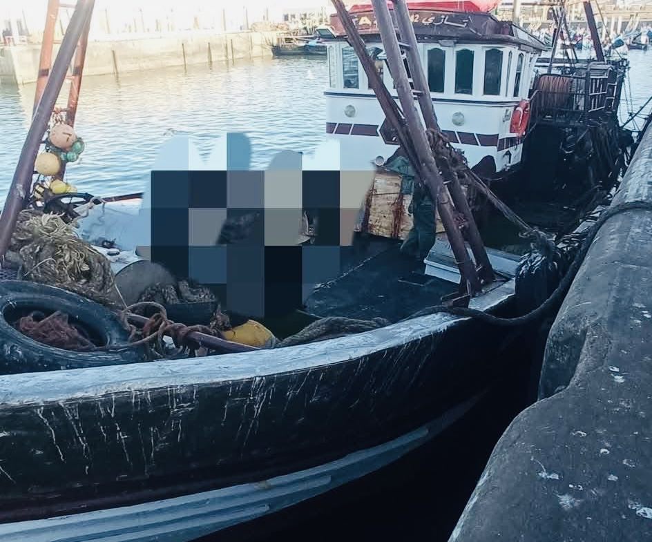 رحلة صيد تنقلب إلى مأساة.. وفاة بحار ميكانيكي بمركب صيد بسواحل الصويرة +صورة