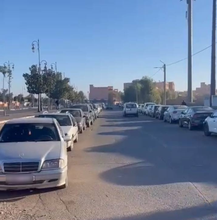 مراكش.. ساكنة تجزئة الزرقطوني ببوعكاز تعاني من أزمة وقوف سيارات وكالات كراء السيارات وتهديدات متكررة