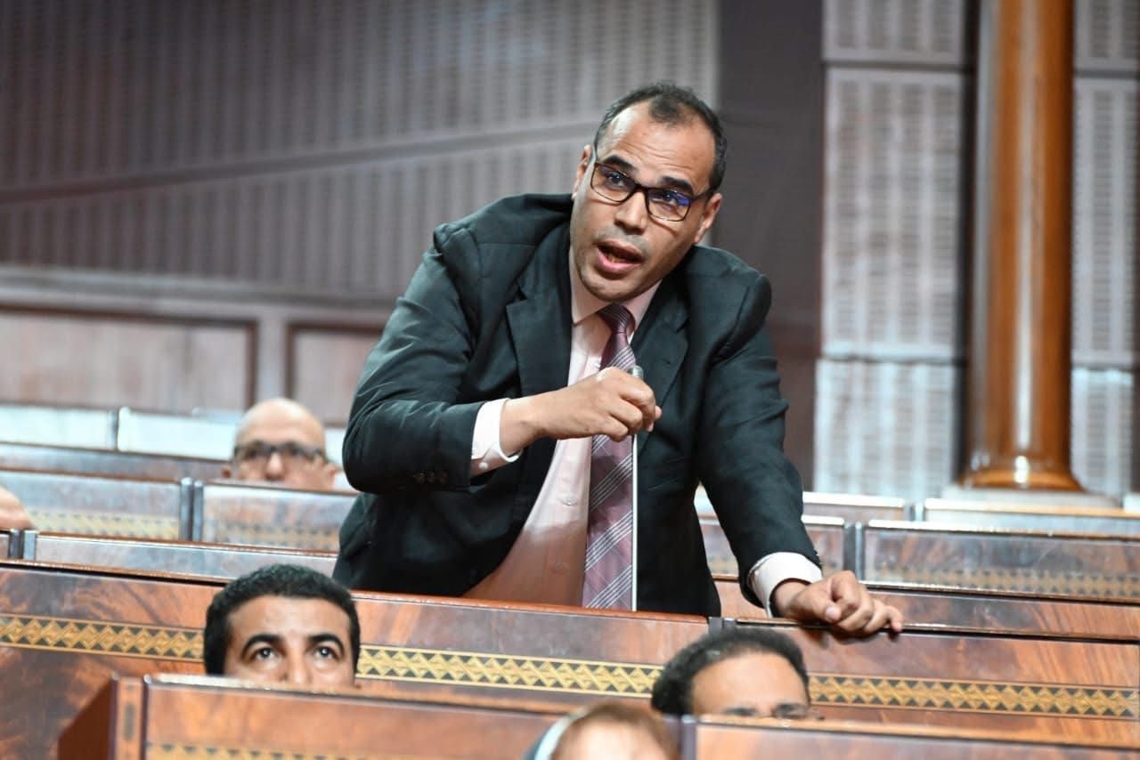البرلماني العياشي فرفار يكتب: فوزي لقجع و”تكوير السياسة”!