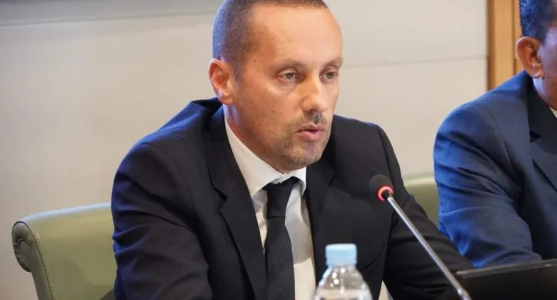 وزارة الصحة تحذر المستشفيات من تحويل المرضى دون تنسيق مسبق وتعريض المسؤولين للمساءلة