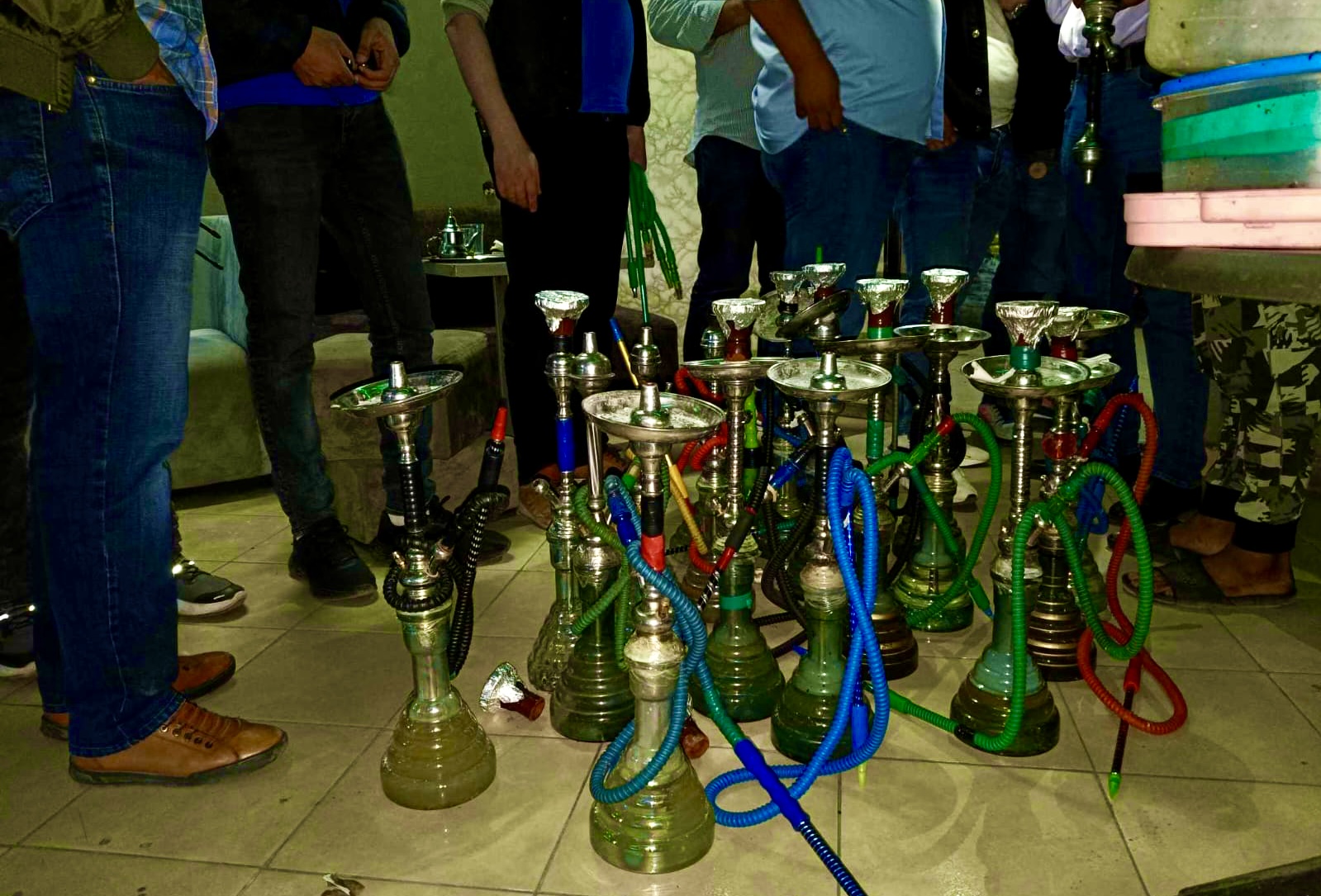 أمن مراكش يداهم ستة مقاهي للشيشة بأحياء المسيرة