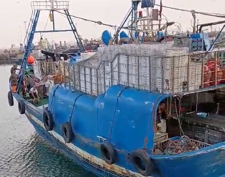 بلاغ لمندوبية الصيد بالداخلة حول اختفاء 17 بحارا بـ”مركب بنجلون” ضمنهم 13 من آسفي