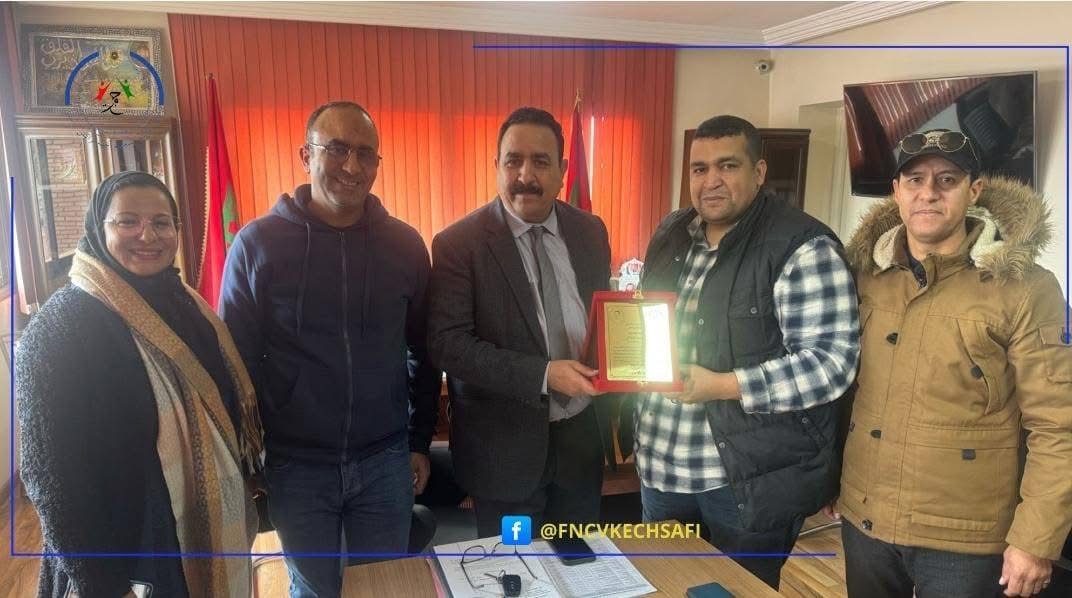 لقاء تواصلي بين الشافقي رئيس مجلس مقاطعة المنارة والجامعة الوطنية للتخييم لدعم الجمعيات والشباب