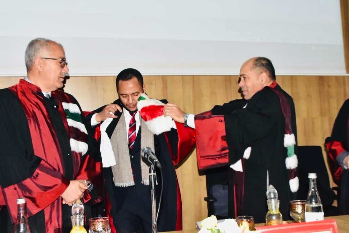 أطروحة ترصد الاستراتيجية الاتصالية الحكومية في فترات الأزمات