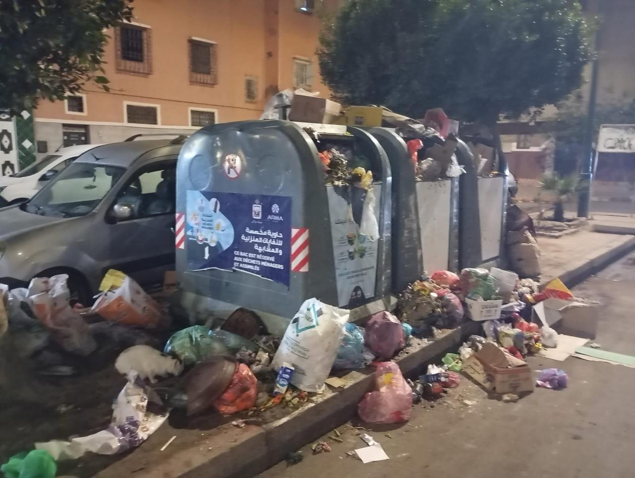 انتشار الأزبال بحي سيدي يوسف بن علي بمراكش يثير استياء السكان