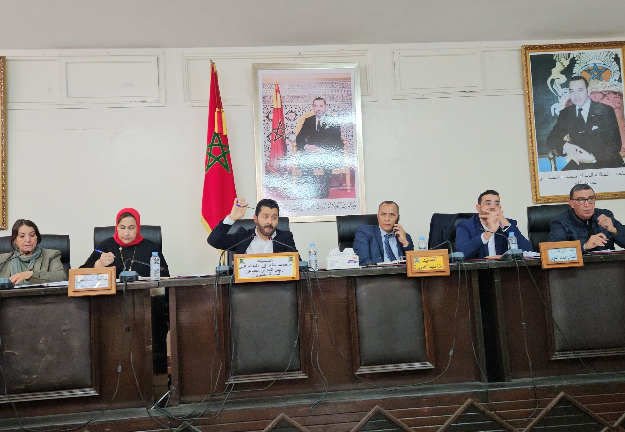 المجلس الجماعي للصويرة يقرر إزالة علامات منع الوقوف أمام دار المواطن +صور