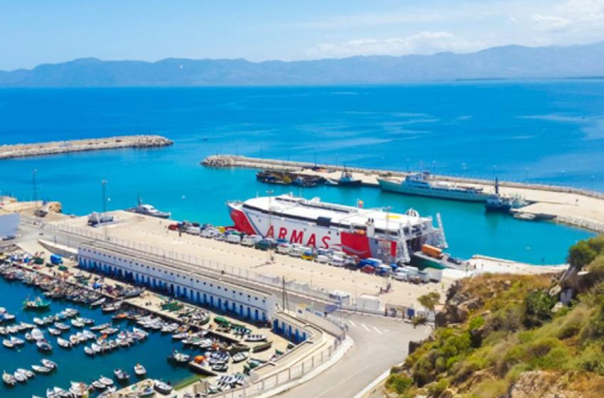 إغلاق ميناء الحسيمة بسبب سوء الأحوال الجوية