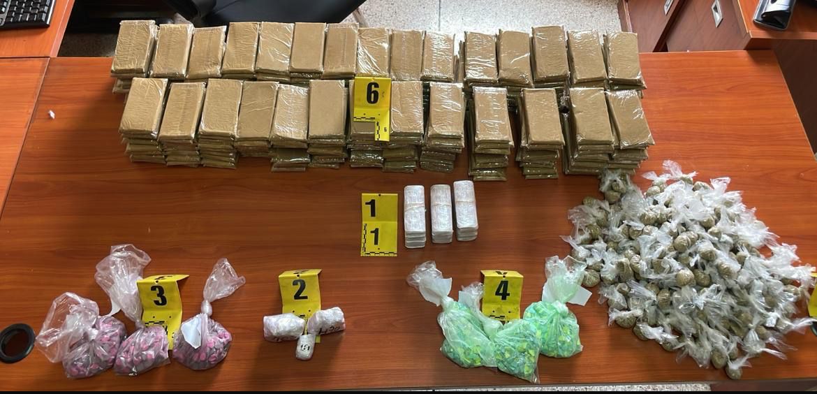 الاتجار في المخدرات الصلبة يطيح بسائق طاكسي بمراكش وشريكه الاتجار في المخدرات الصلبة يطيح بسائق طاكسي بمراكش وشريكه