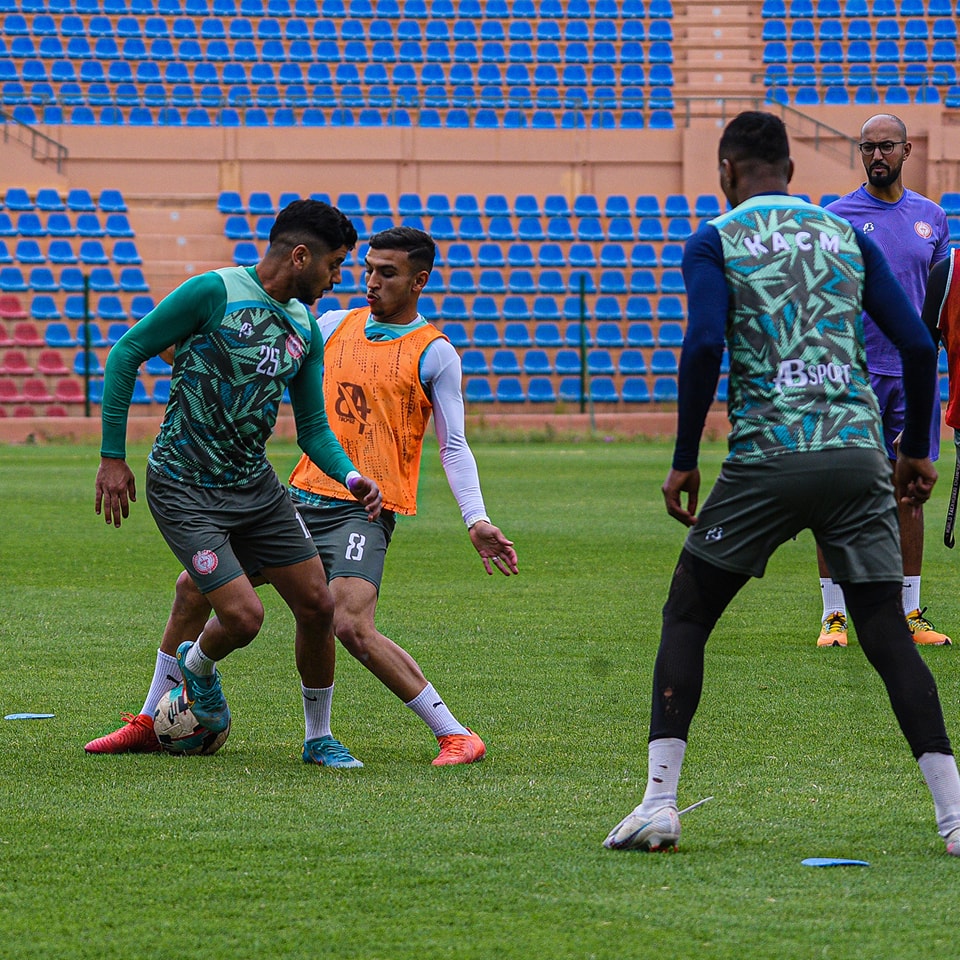 بالصور.. الكوكب المراكشي يواصل استعداداته لمواجهة الاتحاد الاسلامي بحصة تدريبية بملعب الحارثي