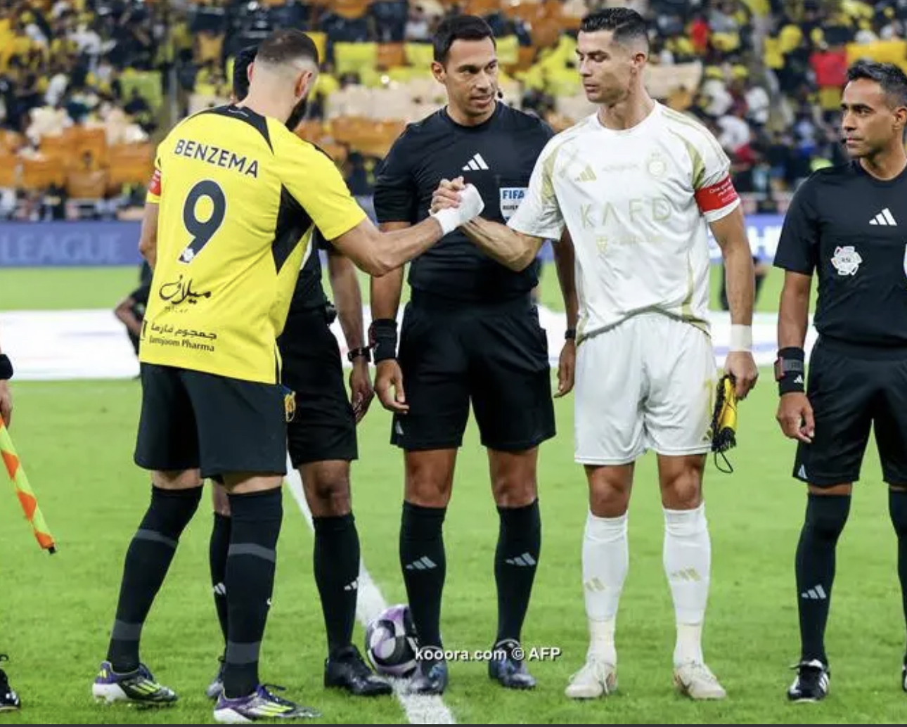 كلاسيكو النصر والاتحاد.. رونالدو في مواجهة بنزيما