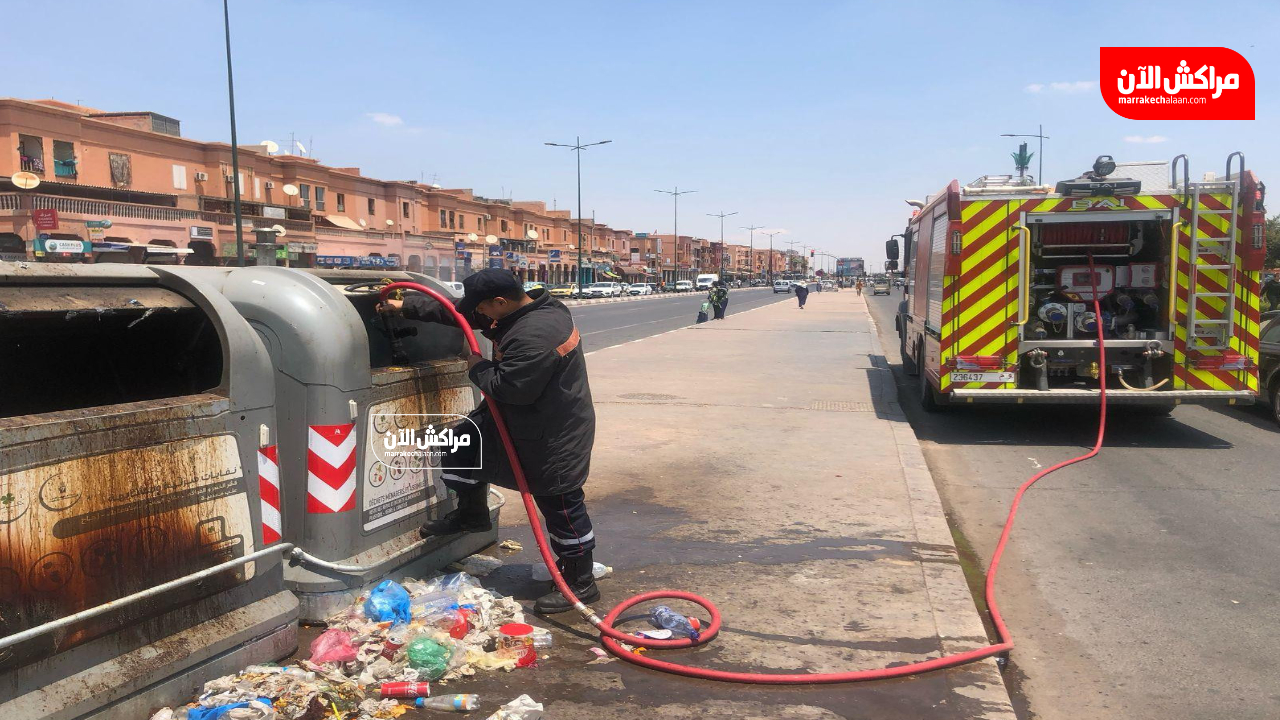 فيديو وصور.. حريق يشب في حاوية للنفايات بمنطقة القواس المحاميد