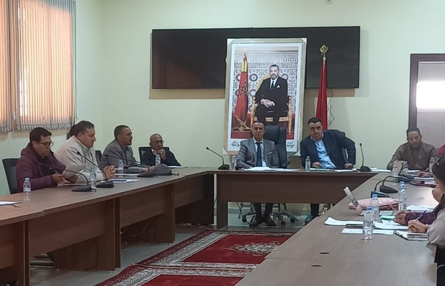 مجلس جماعة سيدي بوعثمان يعقد دورة ماي ويصادق على دعم مهم للجمعيات المحلية ويناقش قضايا النقل والمتلاشيات