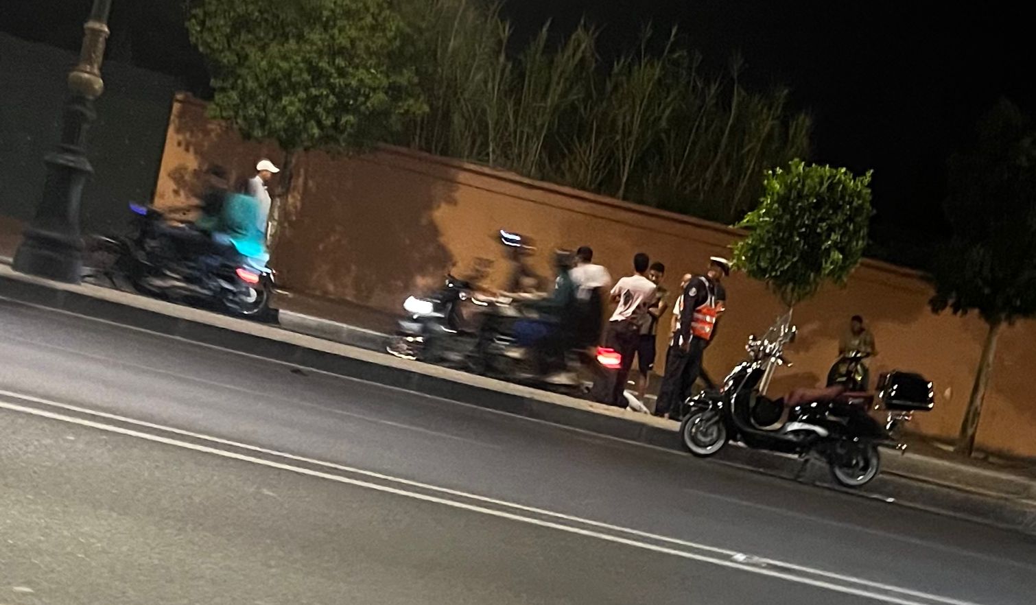 حادث سير بشارع كماسة بمراكش.. سيارة تدهس شاباً وتصيبه بإصابات متفاوتة الخطورة