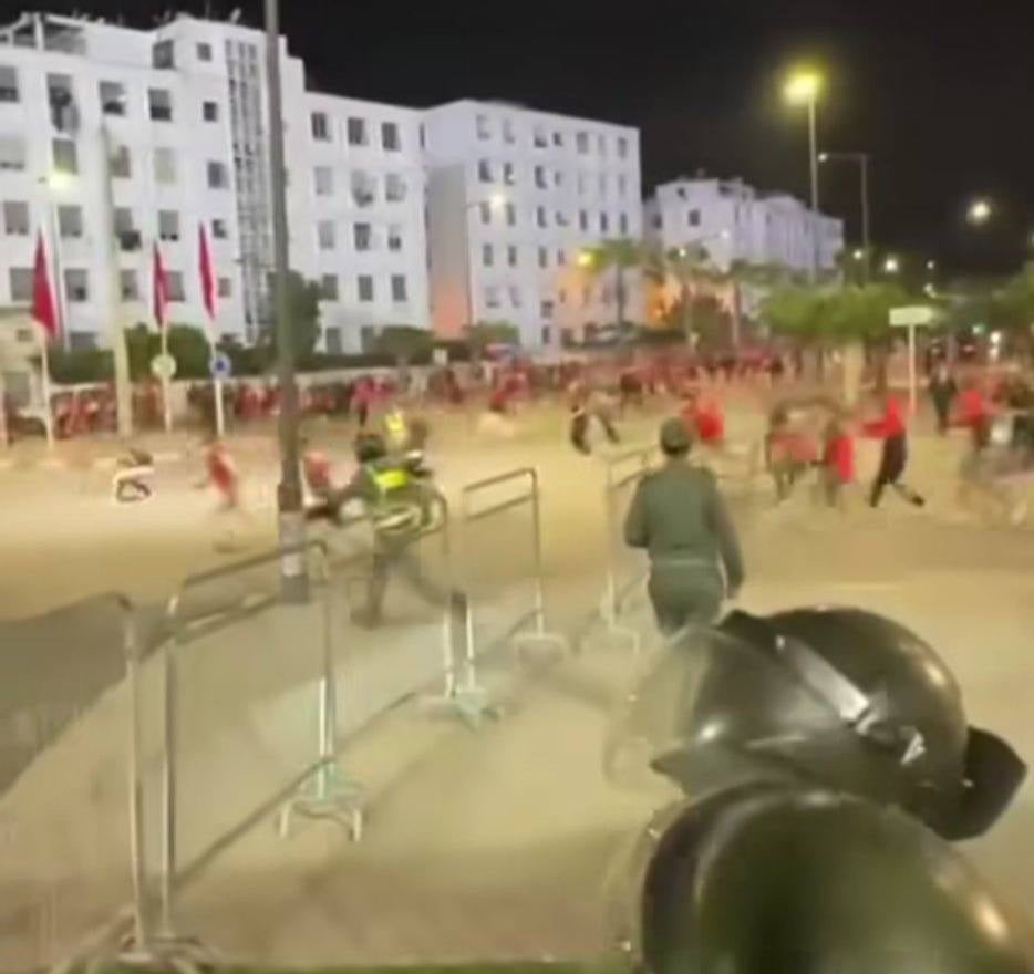على هامش احداث الشغب بمباراة الوداد والجيش الملكي.. توقيف 17 شخصاً وحجز ممنوعات