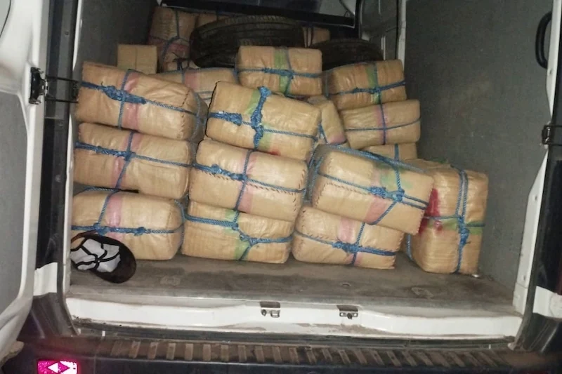 بعد فراره.. اعتقال سائق سيارة “تيكوان” وحجز كمية مهمة من الشيرا بمراكش