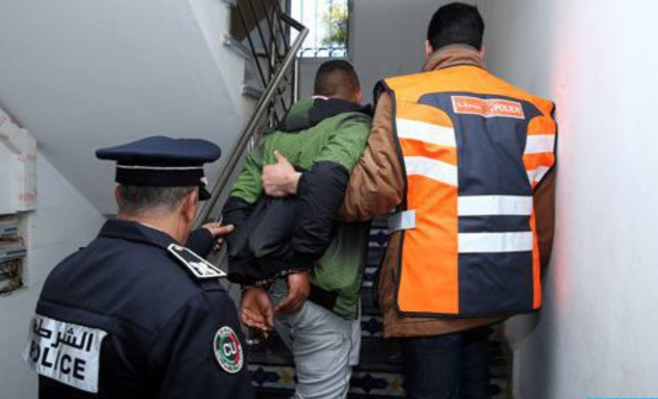 بعدما حاول الفرار رفقة ابنته.. اعتقال شخص طعن والدته المسنة حتى الموت