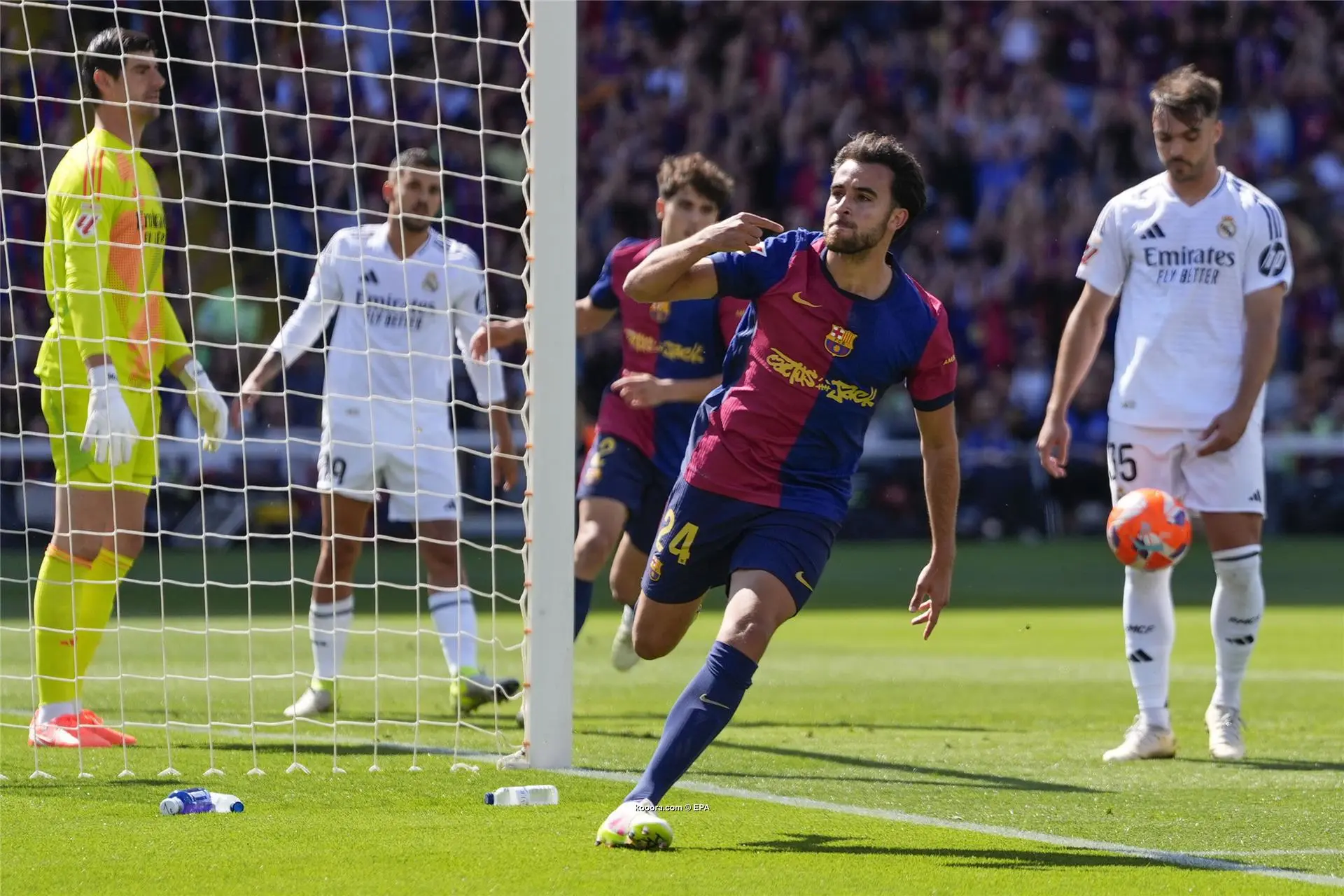 برشلونة يحسم “الكلاسيكو” بفوز مثير على الريال وينهي صراع “الليغا”