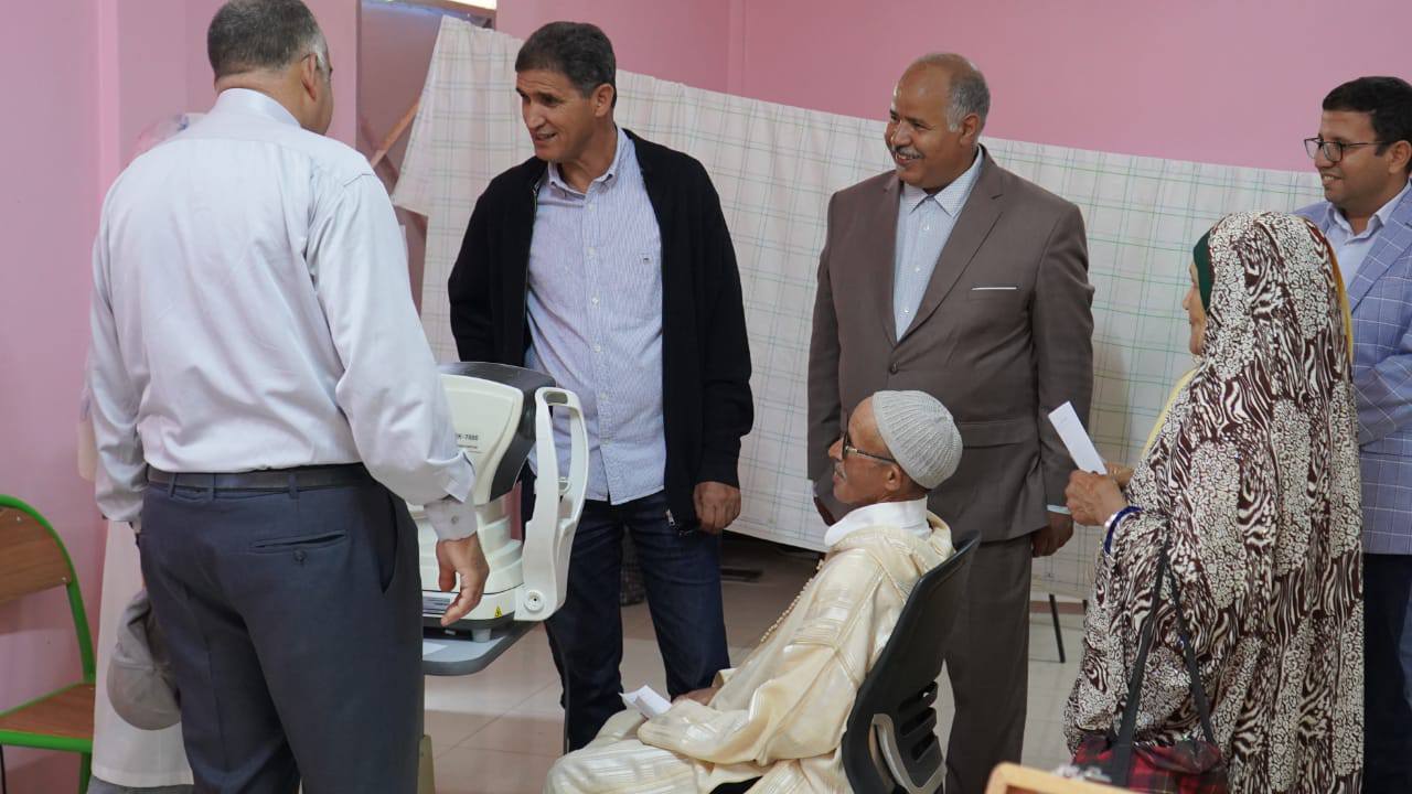 الكراب عامل إقليم شيشاوة يزور الحملة الطبية المنظمة بجماعة كماسة +صور