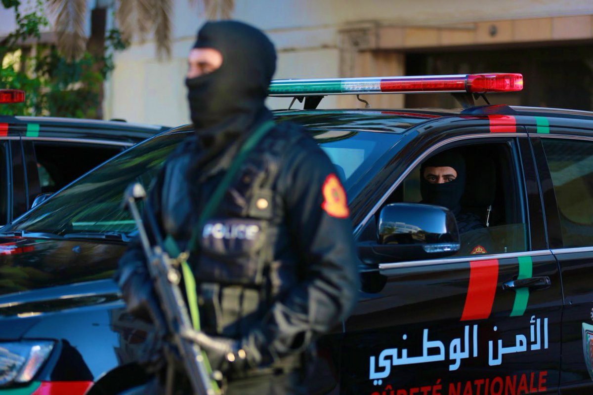 عاجل.. أمن مراكش يعتقل “الݣارضپو” متلبسا بحيازة وترويج كمية كبيرة من مسكر “ماء الحياة”