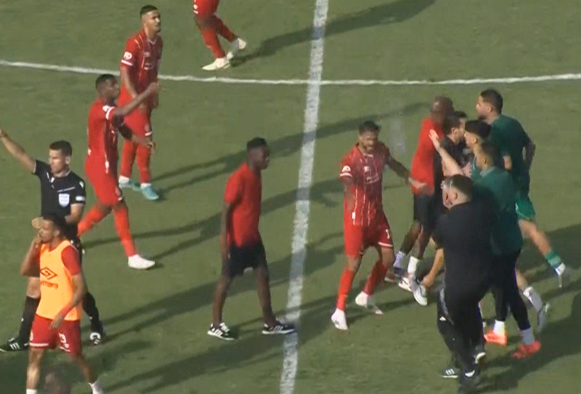 الاتحاد الليبي لكرة القدم يقرر إلغاء نتيجة مباراة الأهلي طرابلس والاتحاد التي رافقتها أحداث شغب