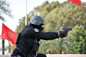 القنيطرة.. مفتش شرطة يضطر لاستخدام سلاحه الوظيفي لتحييد الخطر الصادر عن شقيقين في حالة سكر هائج