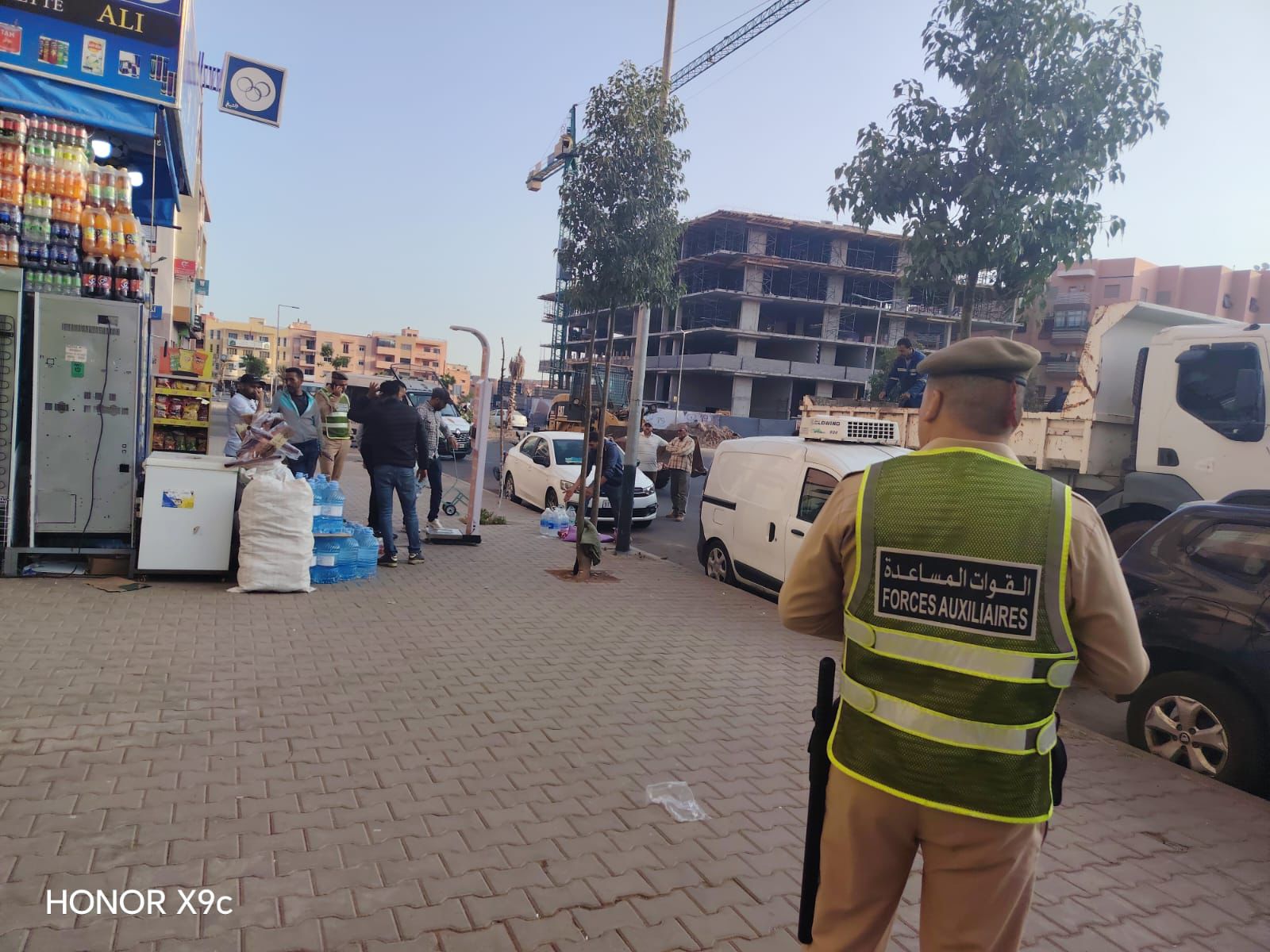 بالفيديو.. حملة واسعة لتحرير الملك العمومي بحي المحاميد بمراكش