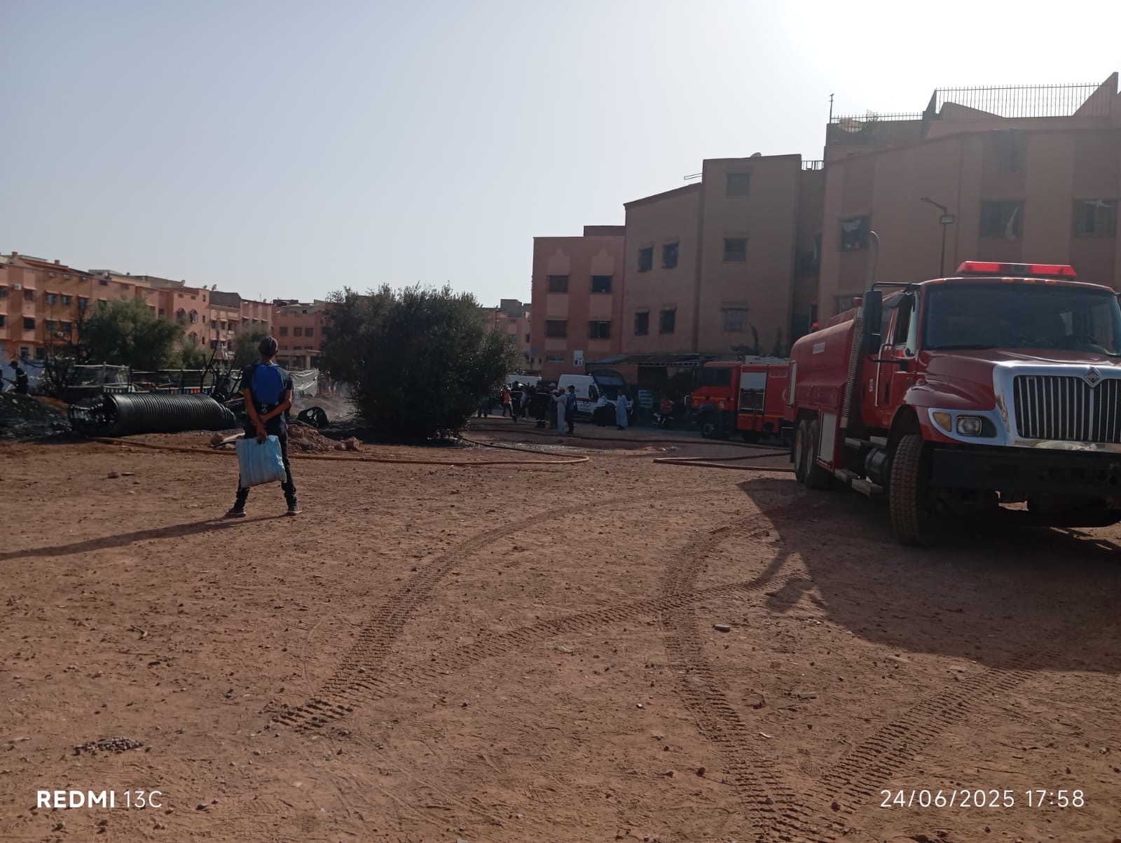 بالفيديو.. تفاصيل اندلاع حريق مهول أثناء أشغال إعادة تهيئة الواد الحار بمدرسة بمراكش