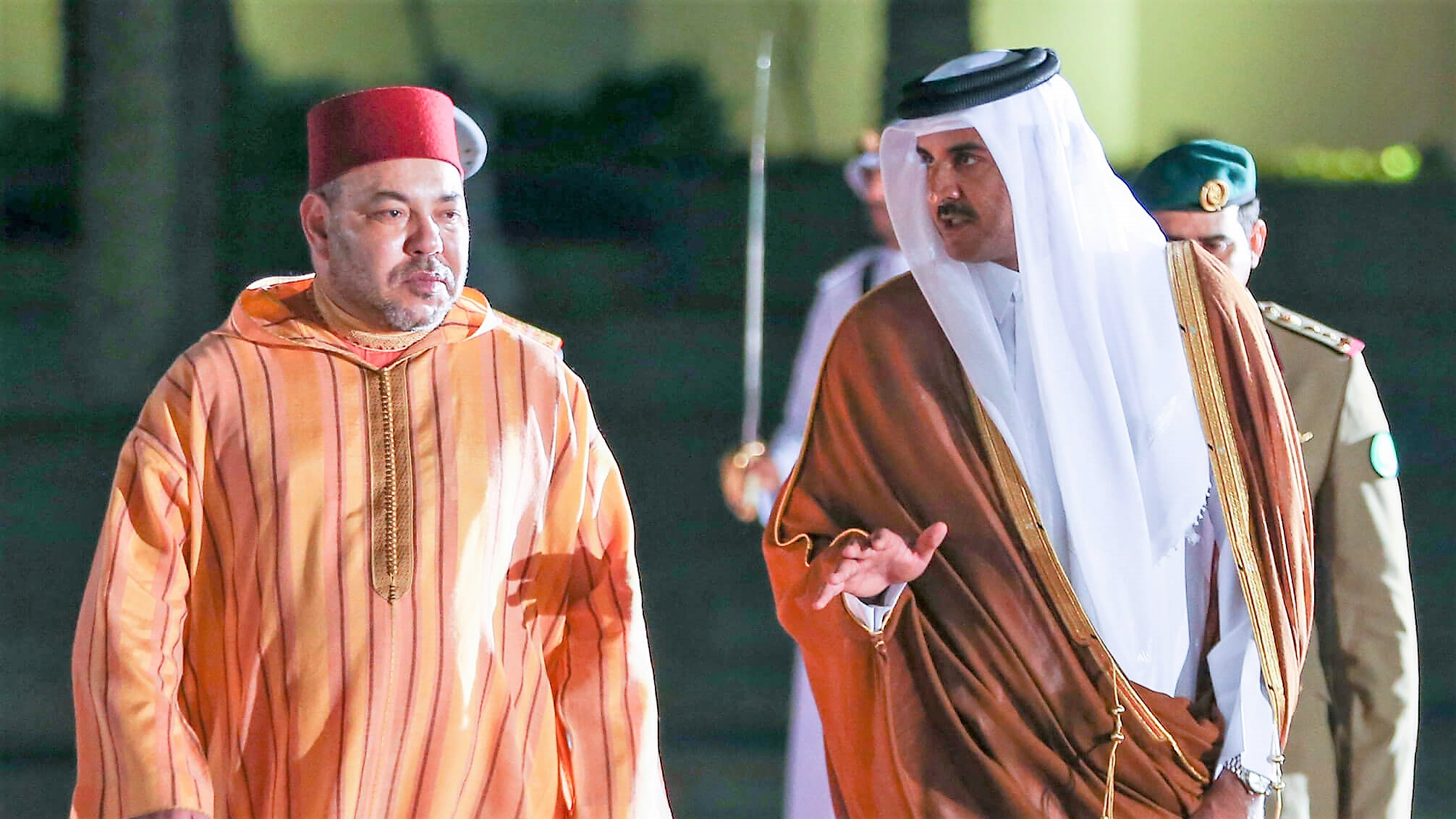 الملك يهنئ أمير دولة قطر بمناسبة ذكرى توليه مقاليد الحكم