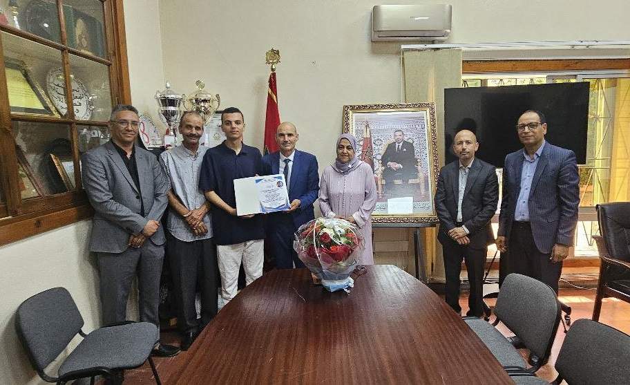 آسفي تحتفي بالتلميذ محمد طه عيوش صاحب أعلى معدل جهوي في البكالوريا