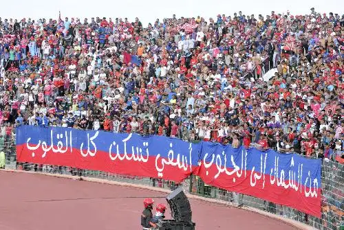 حشود تتهيأ لنهائي كأس العرش في فاس.. حافلات مجانية لدعم “القرش المسفوي” أمام نهضة بركان