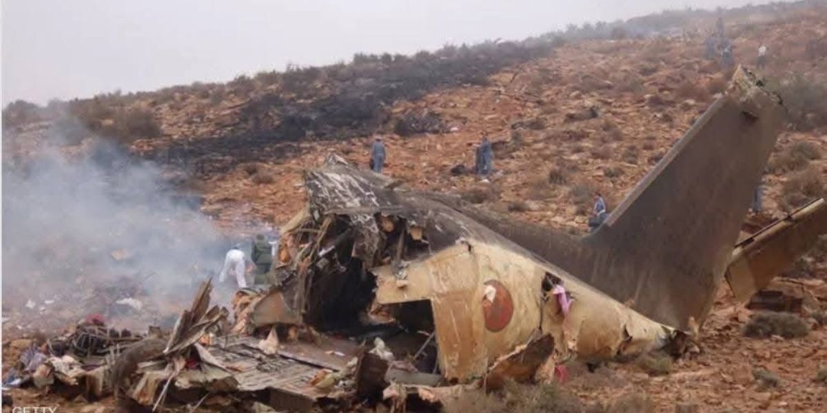 مصرع طيارين إثر سقوط طائرة “ألفا جيت” العسكرية بمحيط مطار فاس سايس