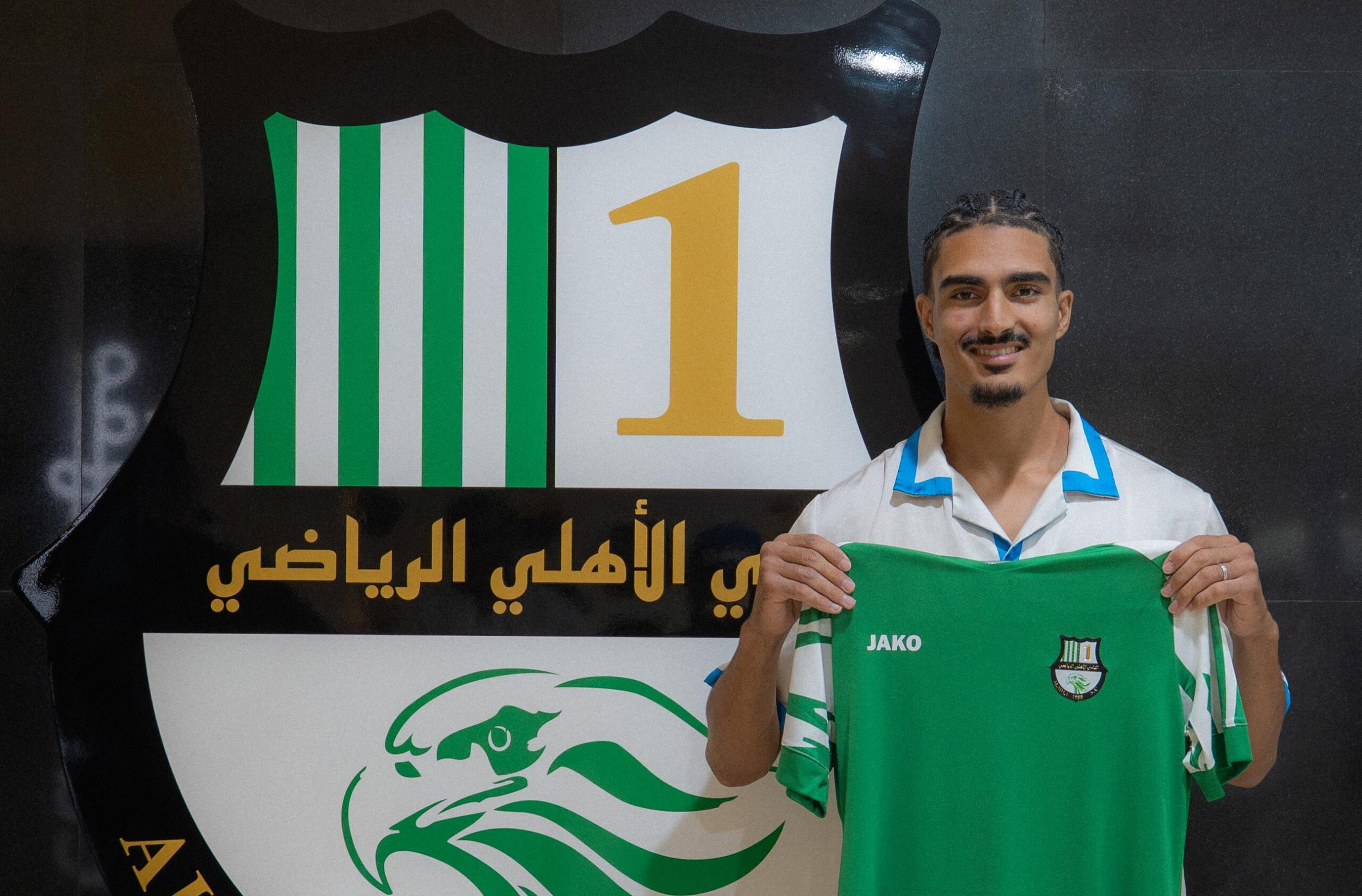 الأهلي يتعاقد مع اللاعب المغربي أيوب عمراوي لثلاث مواسم