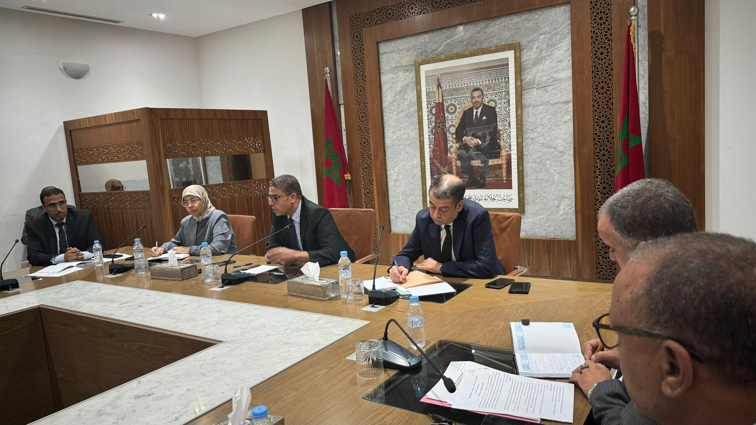 بالصور.. الوالي بنشيخي يترأس اجتماعا لتعزيز النظافة والمساحات الخضراء بمراكش