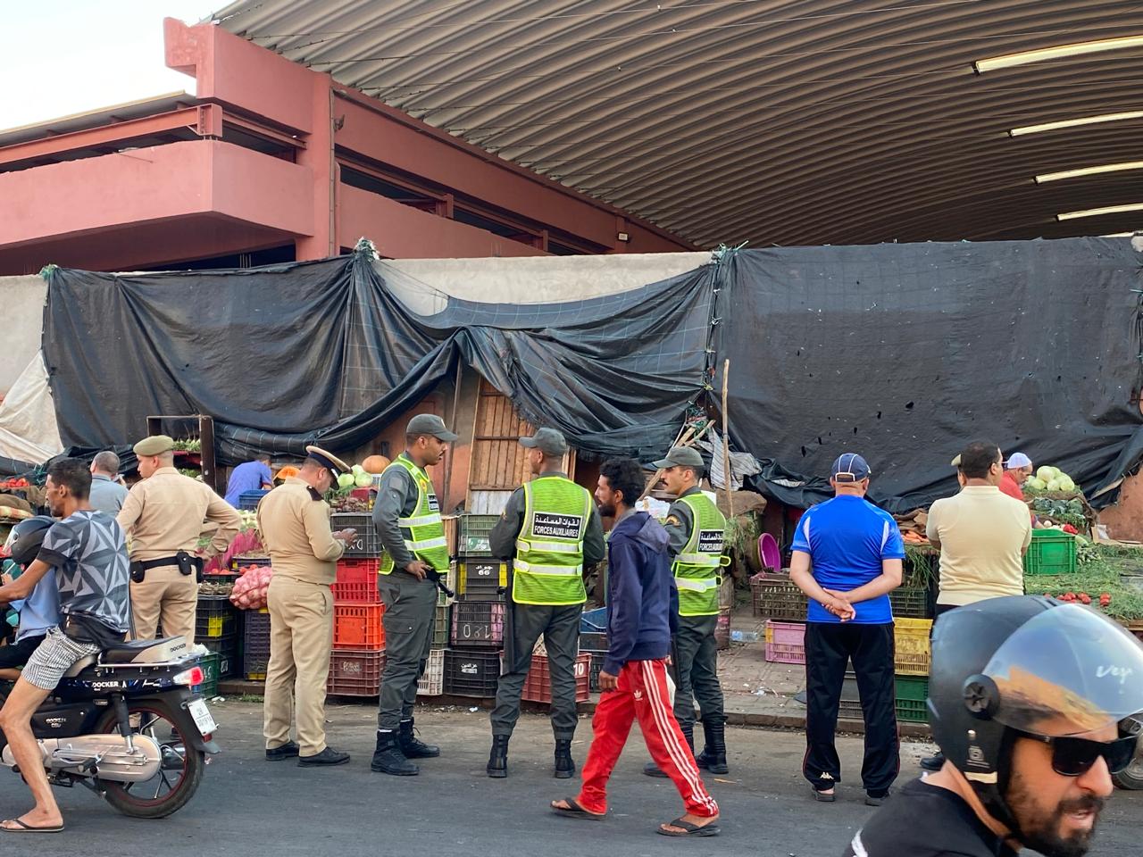 بتعليمات الوالي بنشيخي.. سلطات مراكش تحرر الملك العام بسوق الخير ومحيطه بالحي المحمدي