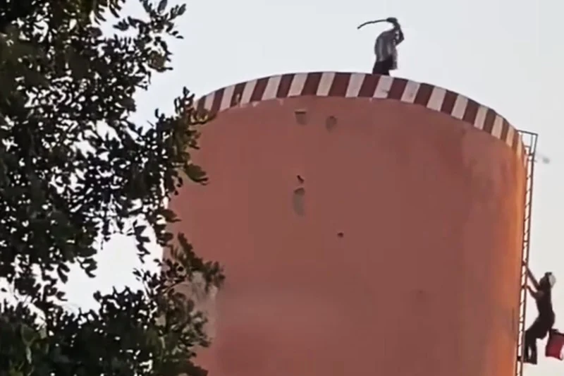 بعد أيام على اعتصامه فوق خزان مائي.. “بوعبيد” يفارق الحياة بالمستشفى ببني ملال