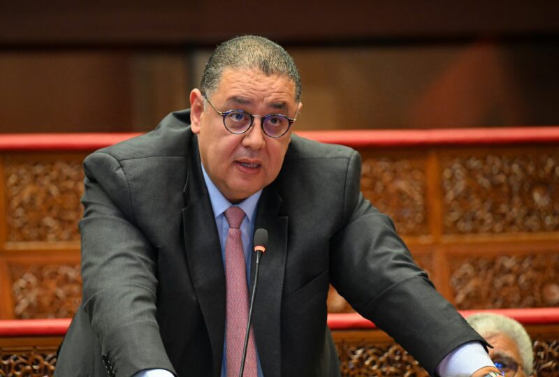 المستشار البرلماني الوفا يستغرب صمت وزارة برادة عن فرار الرياضيين المغاربة خلال التظاهرات الدولية