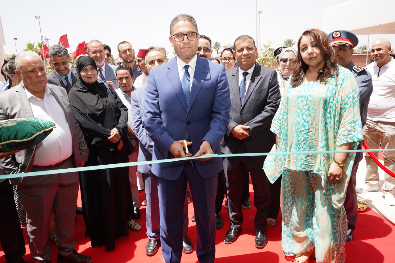 تفاصيل.. الوالي بنشيخي يدشن المكتبة الوسائطية ومشروع مركز التسليم للطاقة الكهربائية بمراكش