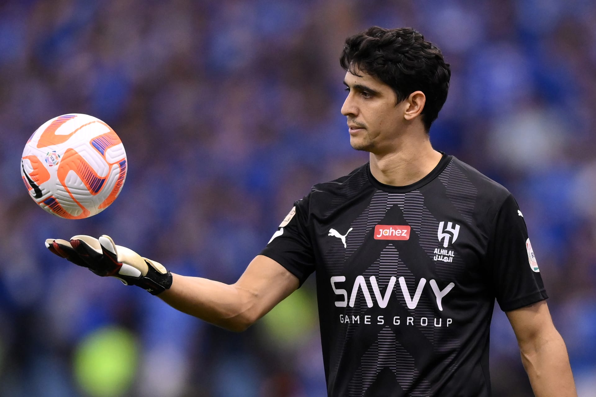 الهلال السعودي يتفق مع ياسين بونو على التجديد