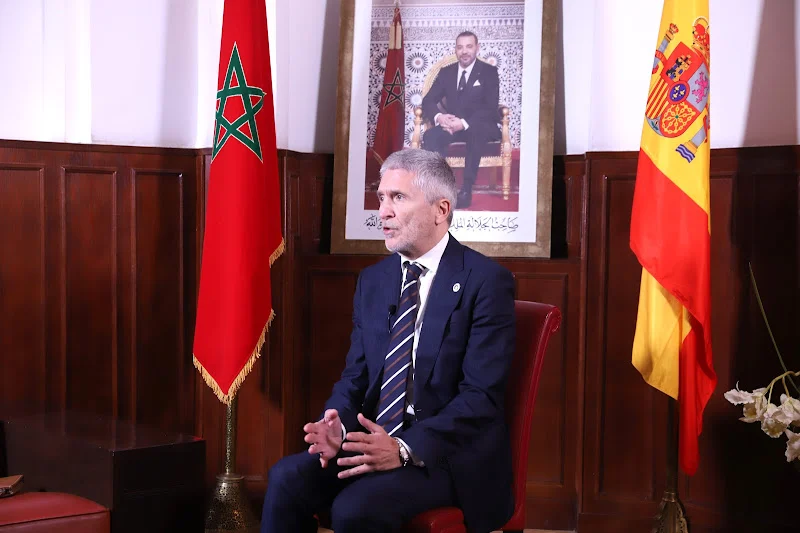 وزير الداخلية الإسباني يصف التعاون مع المغرب بـ”النموذجي” ويثني على الروابط الثنائية