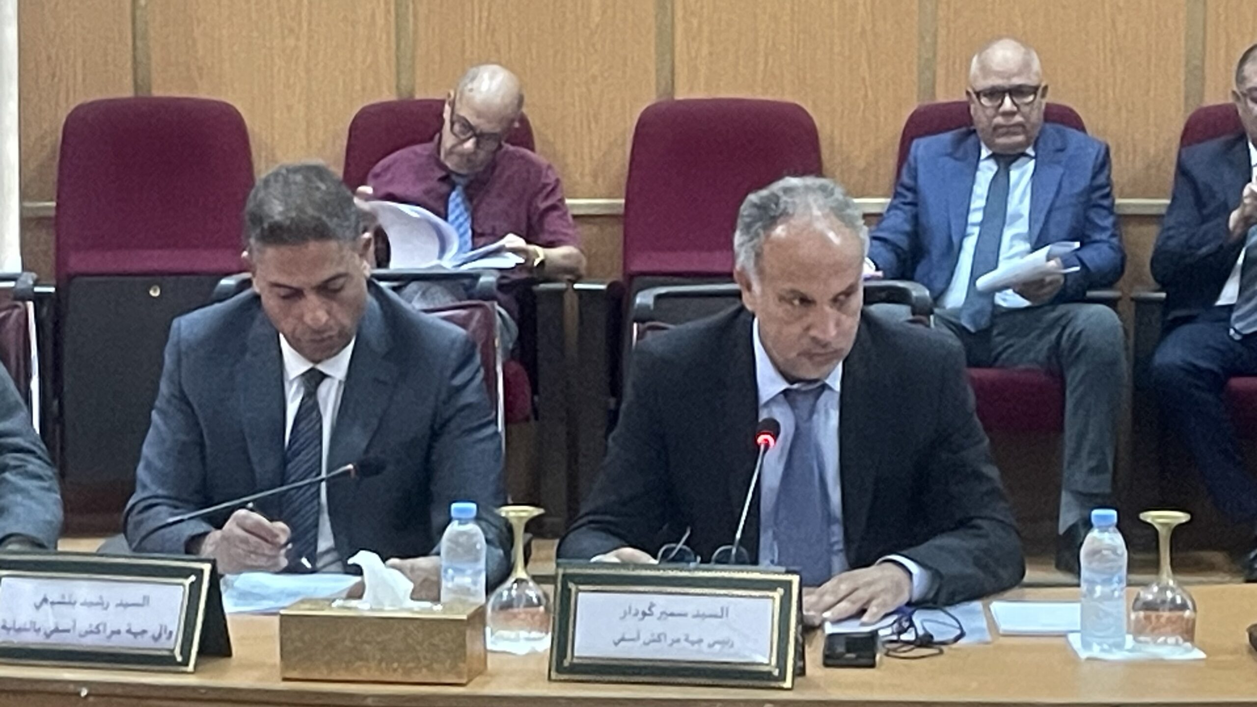 برئاسة كودار.. مجلس جهة مراكش أسفي يعقد دورة استثنائية ويصادق على مشاريع تنموية هامة برئاسة كودار.. مجلس جهة مراكش أسفي يعقد دورة استثنائية ويصادق على مشاريع تنموية هامة