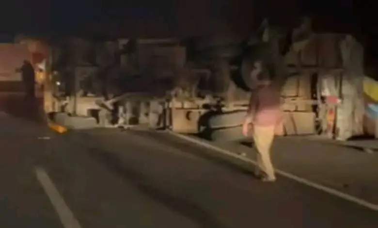 قتيلان إثر اصطدام شاحنتين من الحجم الكبير في الطريق بين مراكش وأكادير +صور