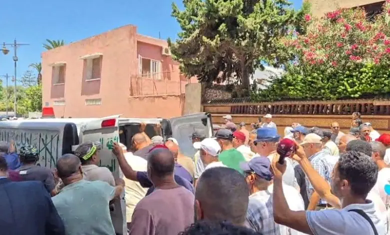 تشييع جثمان أسطورة كرة القدم المغربية أحمد فرس بالدار البيضاء