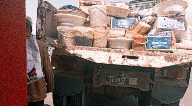 اللجنة الإقليمية بالصويرة تحبط توزيع مواد غذائية فاسدة كانت موجهة للاستهلاك المحلي