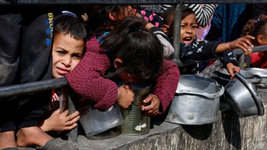 الجوع يقتل 21 طفلا خلال 72 ساعة في غزة