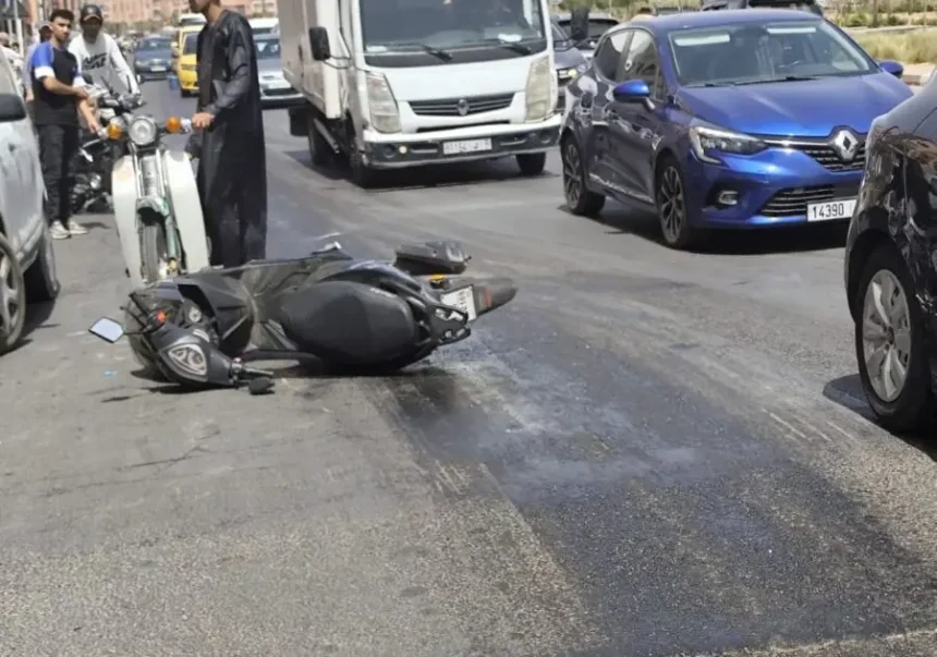 تسرب زيتي من شاحنة يتسبب في حادث جماعي بشارع كماسة بمراكش