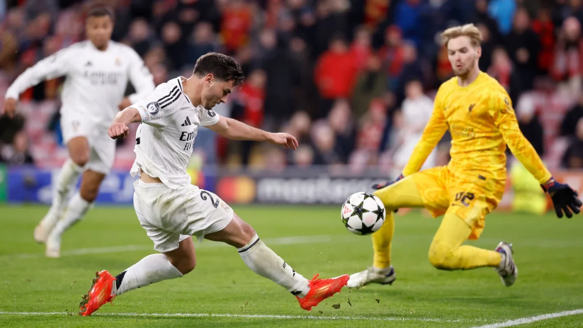 تشابي ألونسو يحسم مستقبل إبراهيم دياز مع ريال مدريد