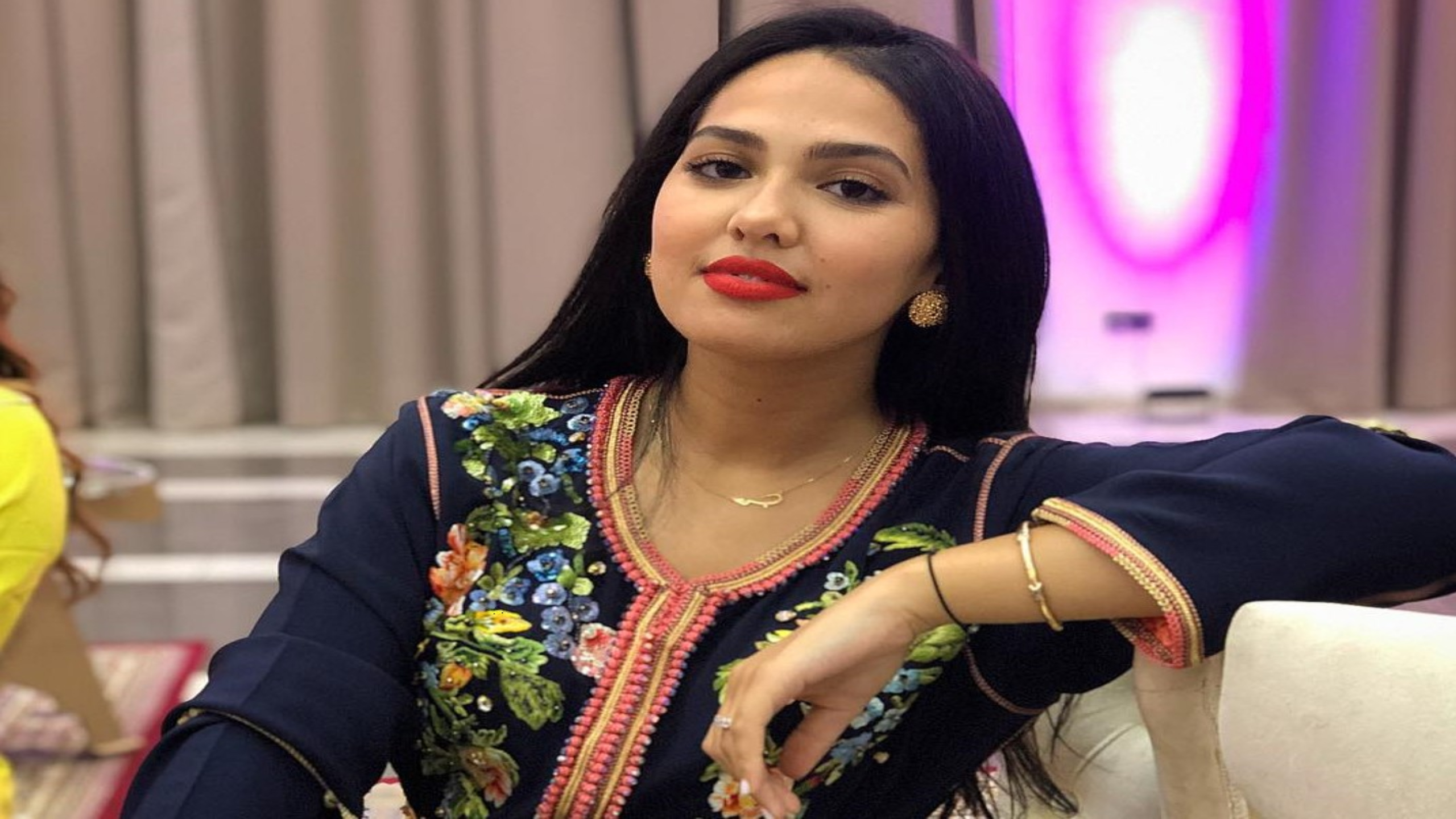 الفنانة المراكشية منال بنشليخة تُلهب سماء مكناس في مهرجان “عيساوة.. مقامات وإيقاعات عالمية”