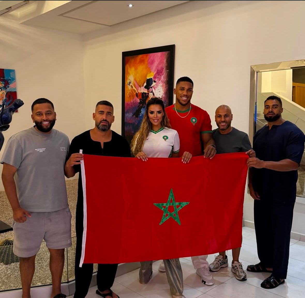بالصور.. الملاكم العالمي أنتوني جوشوا يختار مراكش لقضاء عطلته ويوجه تهنئة للملك بمناسبة عيد العرش