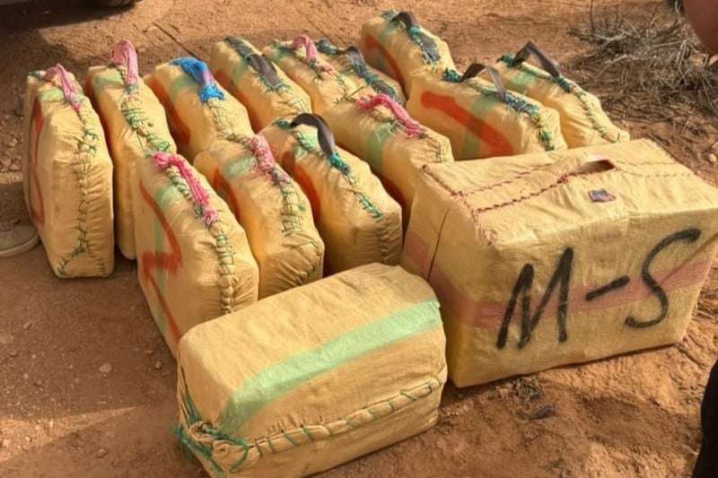 اعتقال “بزناس” وحجز شحنة مخدرات تفوق طنّ و800كلغ