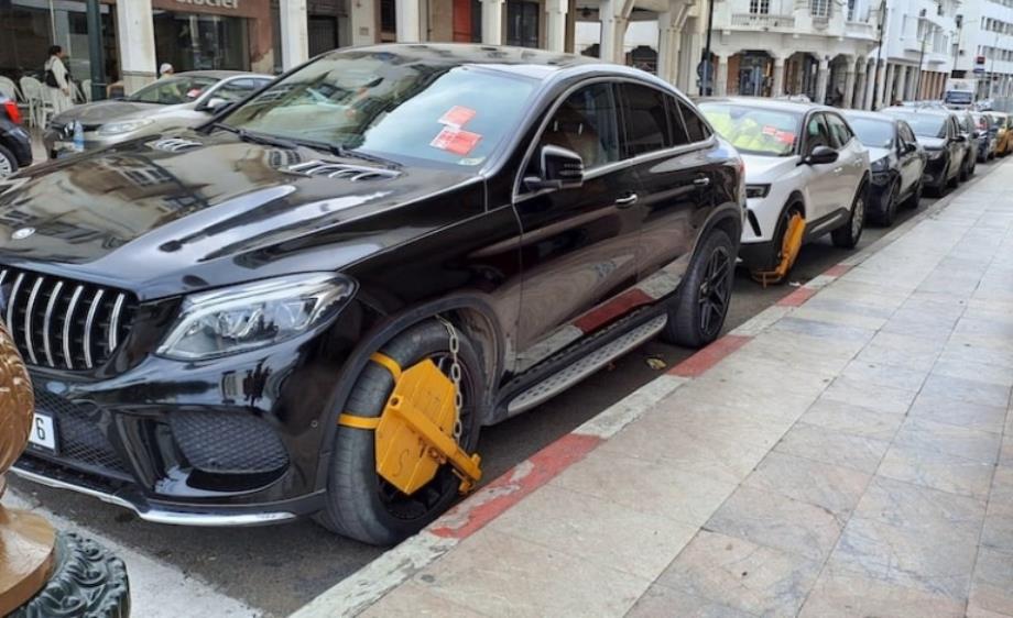 جماعة طنجة تعتمد نظام جديد لركن السيارات وتوقف العمل بـ “الصابو”